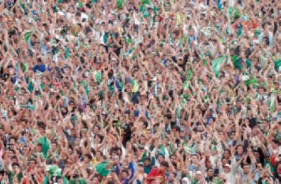 le seul public qui supporte avec ses mains
